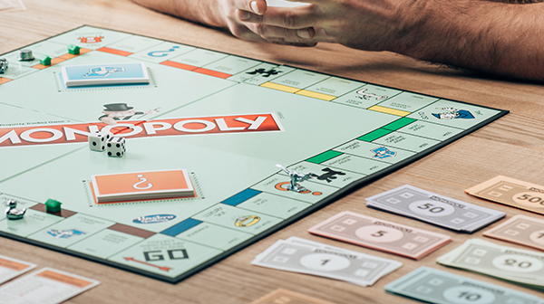 Il “Monopoly della compravendita di farmacie”